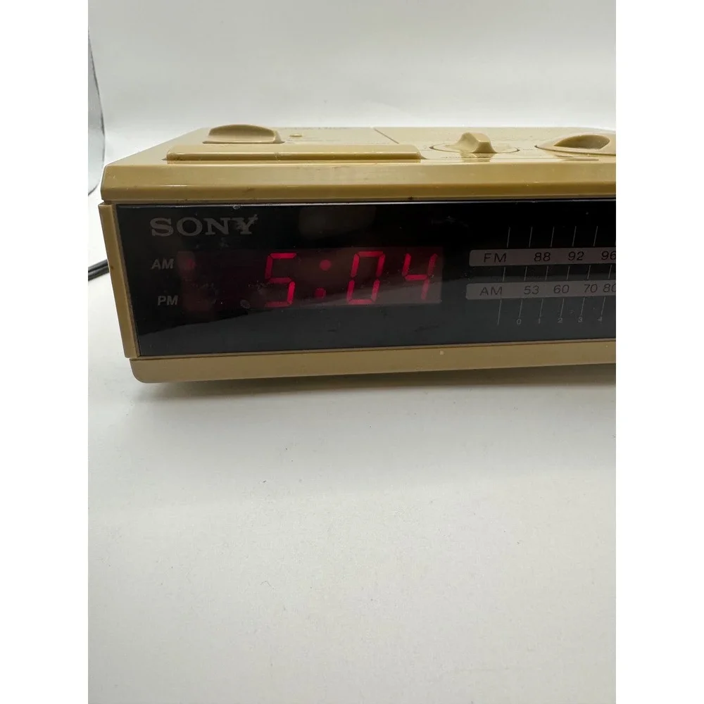 Sony Dream Machine ICF-C2W FM AM Digital Clock Radio Vintage Tan Bedside Alarm